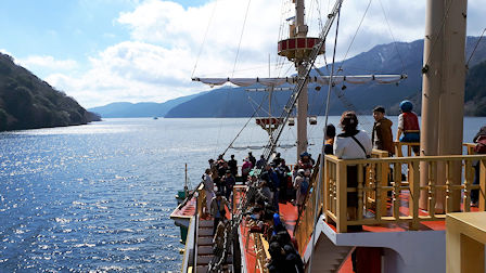 箱根の海賊船