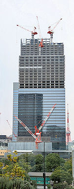 建設中