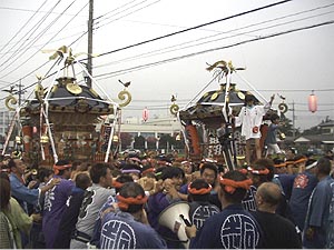 �Q������