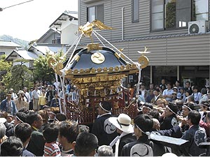 ���{���ɂāi���j�R