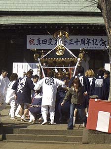 �Q����S����