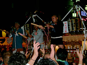 �R�{����