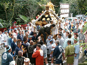 ���r���� �{�����i�P