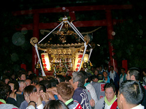 �{�_�`�{���P