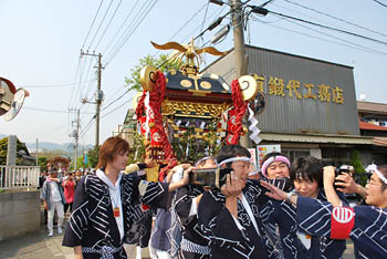 n䕗iR