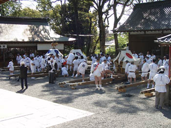 �_�`�d�x���i