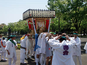 ���c������ɂĂP