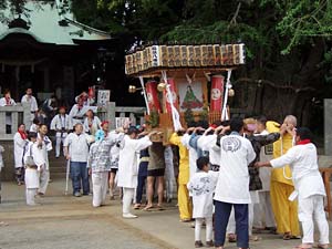 �{���n��U