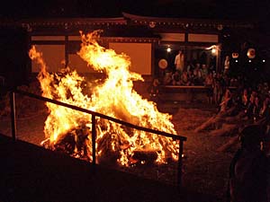 �������i