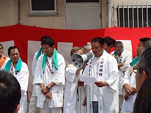 ���T���i