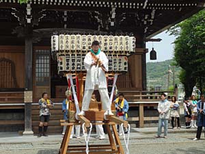 �������P