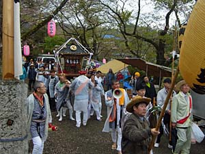 �������P