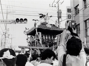 �]���_�Б�_�`