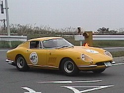 FERRARI 330GTC(1)