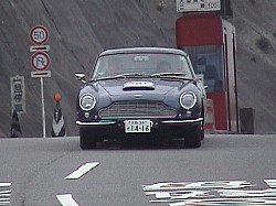 ASTON MARTIN DB-6(1)