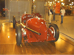 ���E���̃��[�X�𐧔e