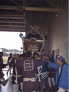 �������P