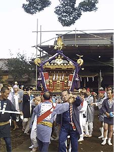 �������P