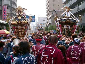 �Q������