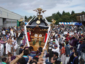 �X�e�[�W�ォ��P