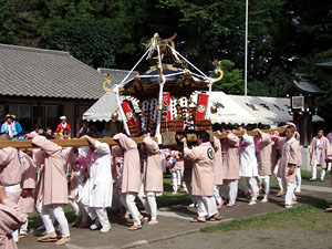 �������P