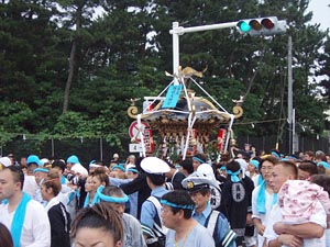 �~���E�_����_�{