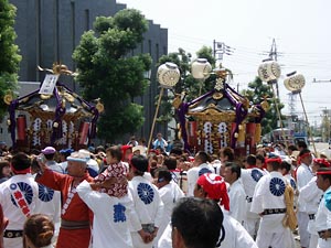 ���쒬���H��ɂĂR