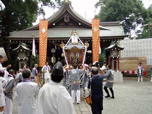 �������P