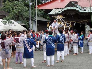 �������P