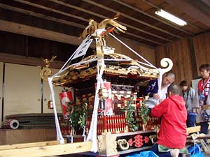 �{���E����� �������i�S