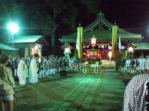 ���T���i