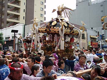 �X�e�[�W�O���i�R