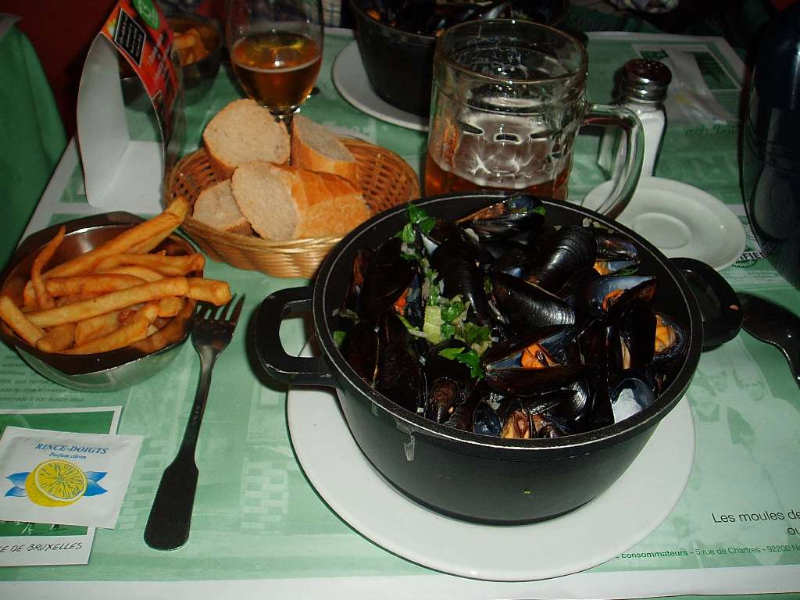 ランチのムール貝<BR>(バケツ一杯)