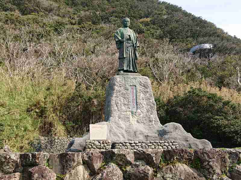 中岡慎太郎像