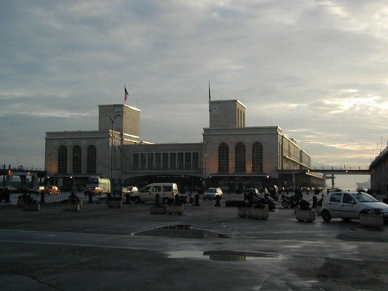 イタリア鉄道マリッティマ駅