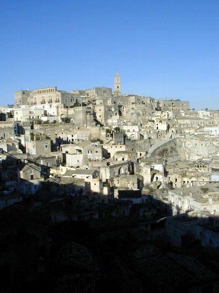 サッソ・カヴェオーソ地区からの洞窟住宅の眺め