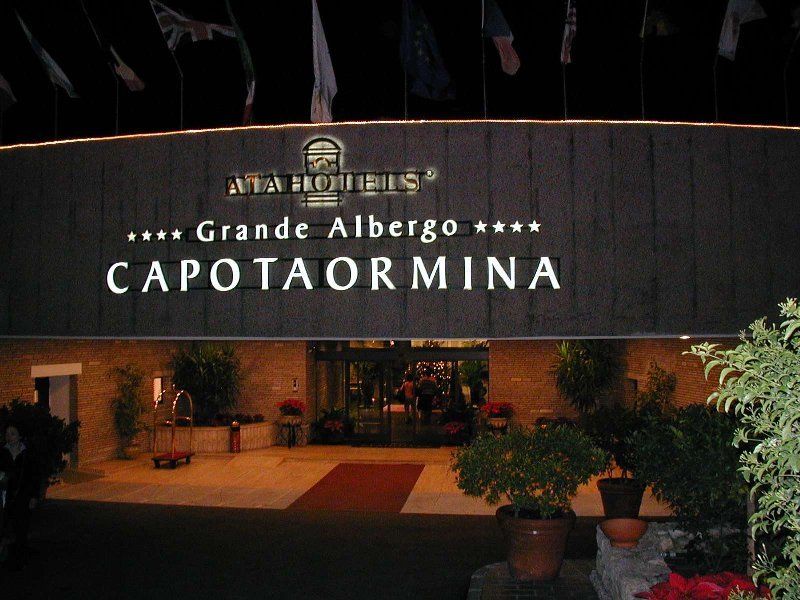 グランド・アルベルゴ・カポタオルミーナの玄関