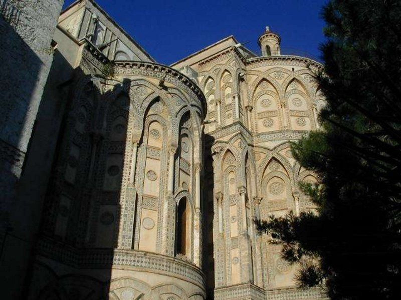 ドゥオモの祭壇辺りの建物の裏手