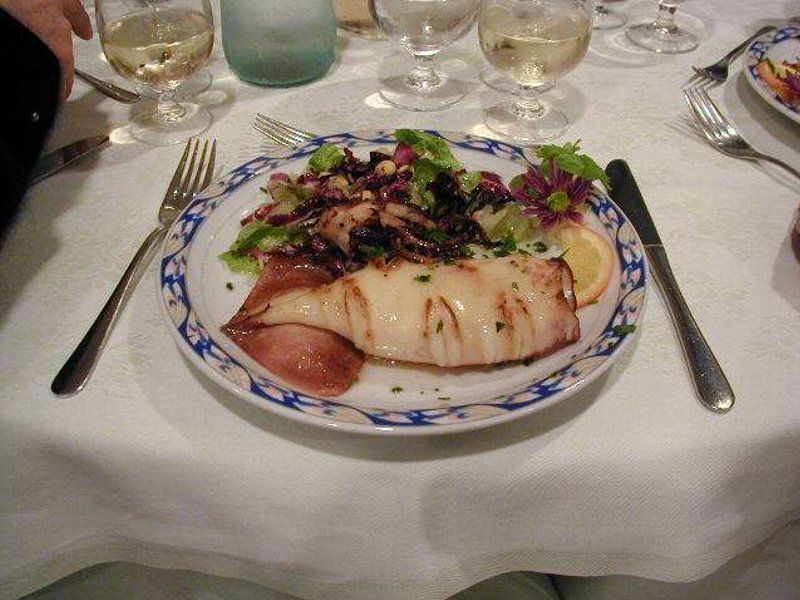最後の夕食のメインのイカ